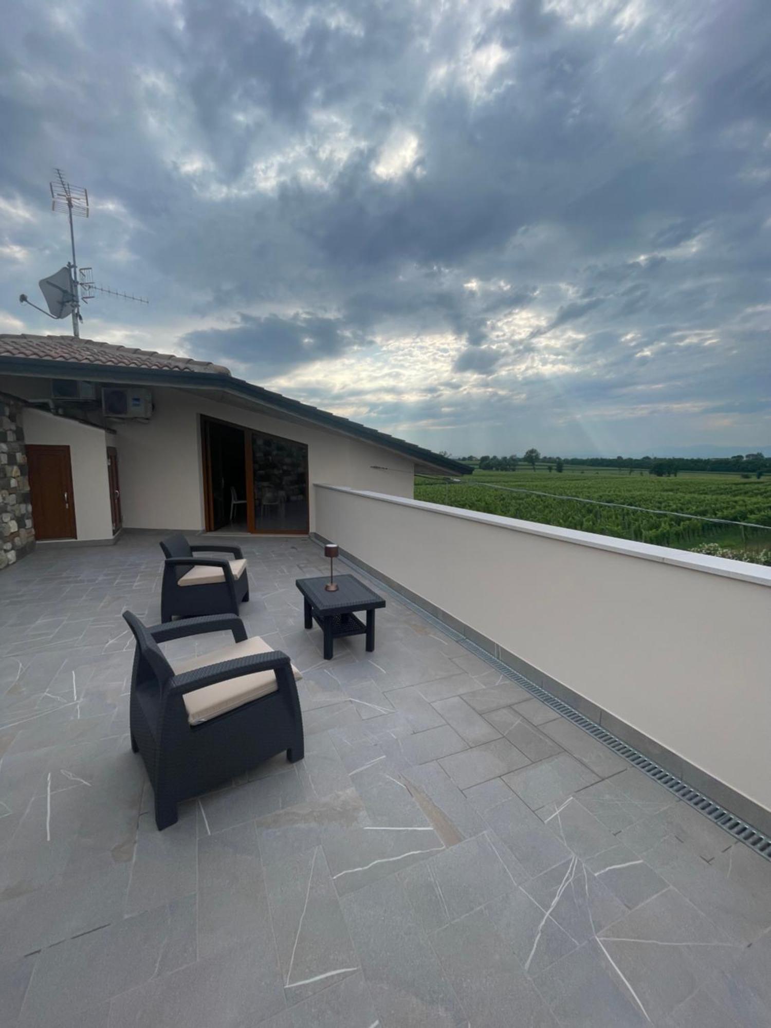 Casa Luigi - Appartamenti A Peschiera Del Garda Buitenkant foto