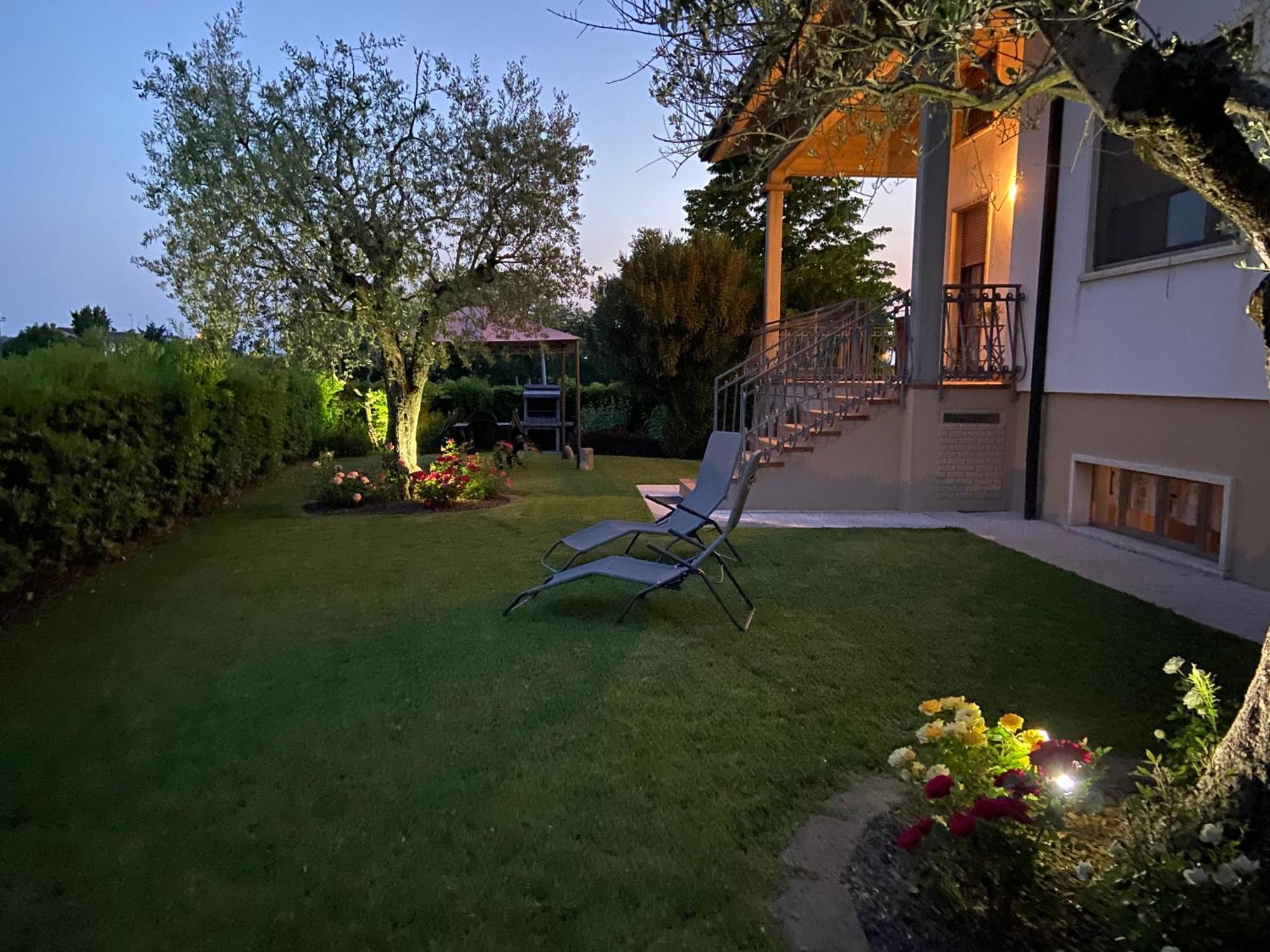 Casa Luigi - Appartamenti A Peschiera Del Garda Kamer foto