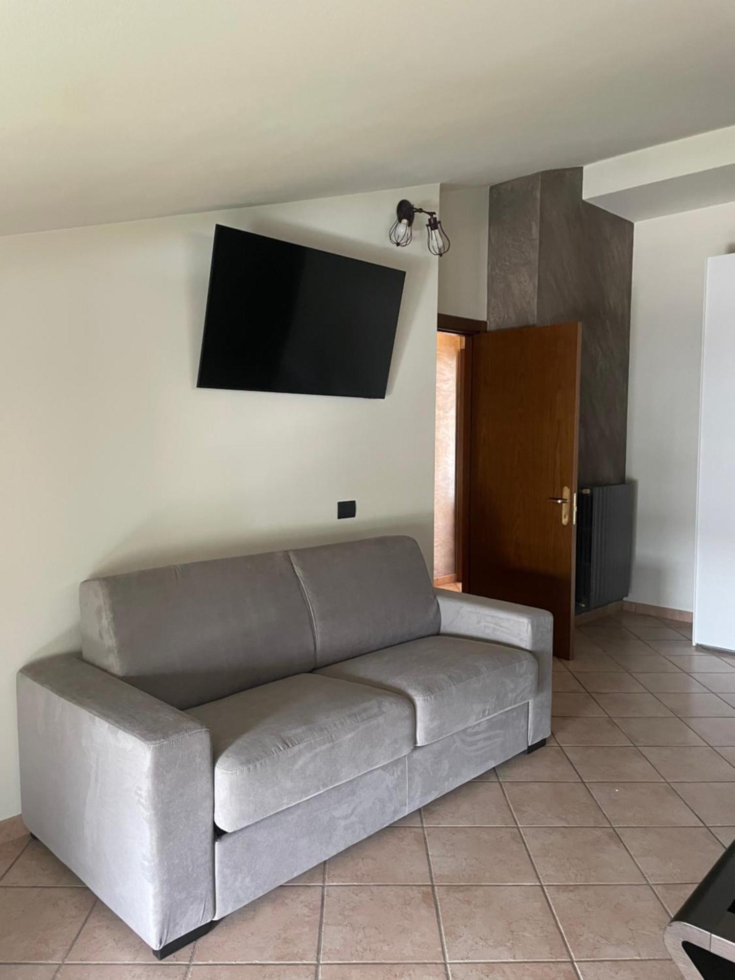 Casa Luigi - Appartamenti A Peschiera Del Garda Kamer foto
